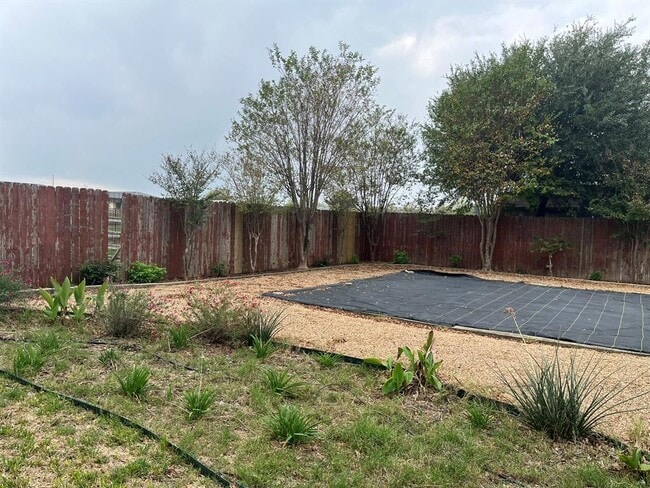 Foto del edificio - 670 Farm to Market 1626