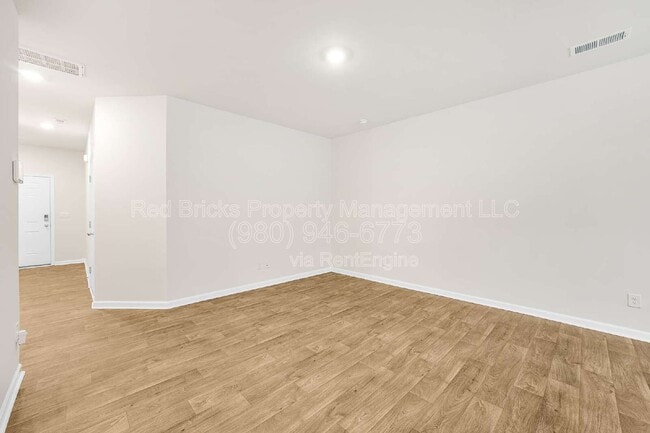 Foto del edificio - 9128 Lowfalls Ln