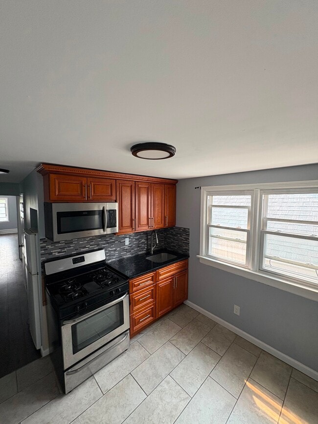 Photo - 352 S Tenth Ave (Mount Vernon, NY) Apartment