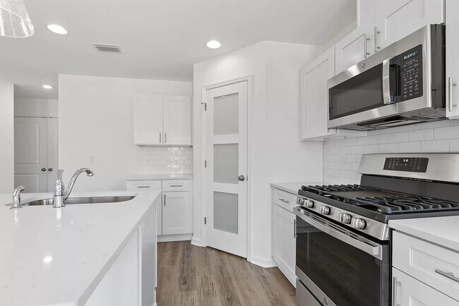 Foto del edificio - 3667 Meadow Vista Ln