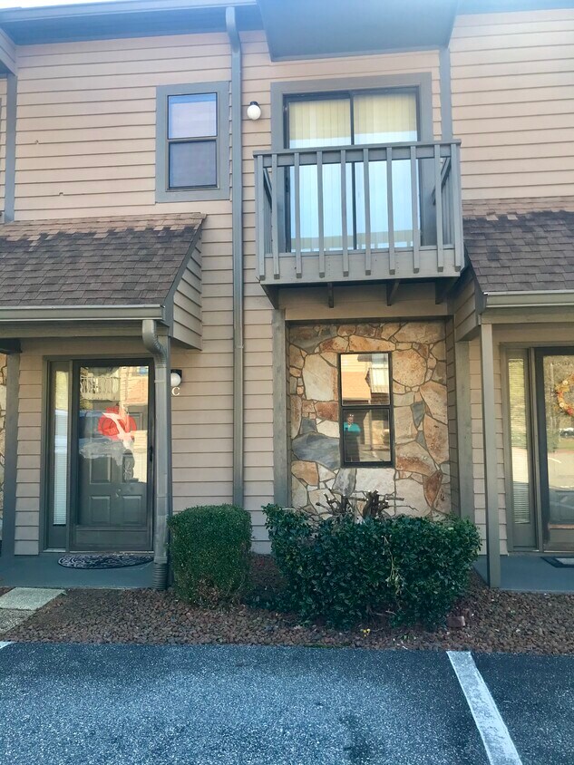 Primary Photo - 360 Vista Cir