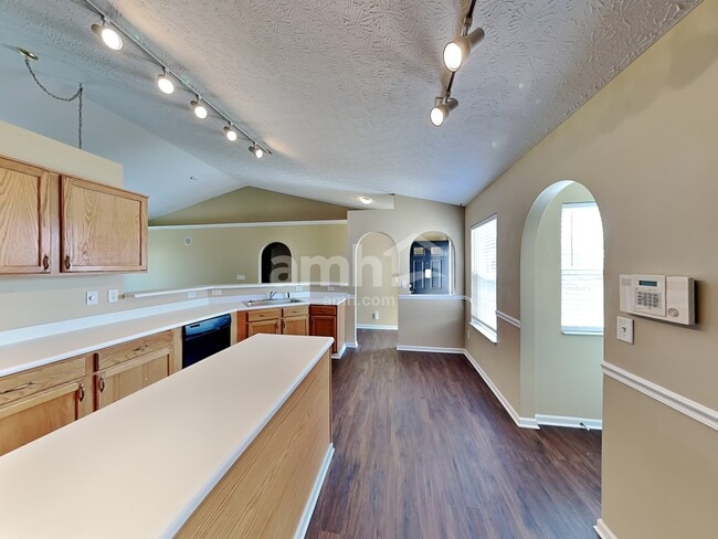 Building Photo - 16 Tabilore Loop