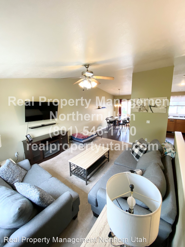 Building Photo - 4 br, 2 bath House - 2928 W. 2075 S.