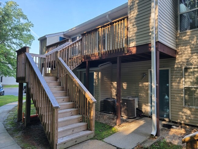 Building Photo - 3550 Clover Meadows Dr
