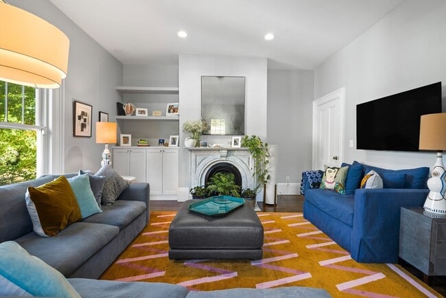 Building Photo - 90 Maple Pl