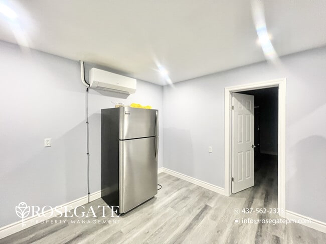 Building Photo - All-Inclusive 2-Bedroom Apartment in Central Woodstock (Pets Welcome)