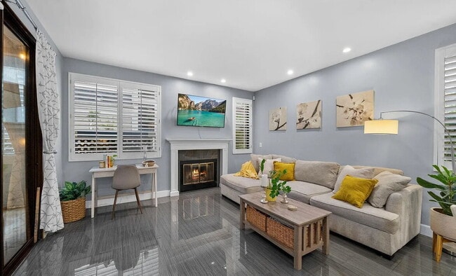 Building Photo - "Chic 1-Bedroom Gem with Central Vacuum & ...