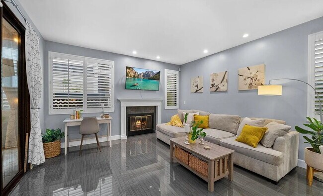 Foto del edificio - "Chic 1-Bedroom Gem with Central Vacuum & ...