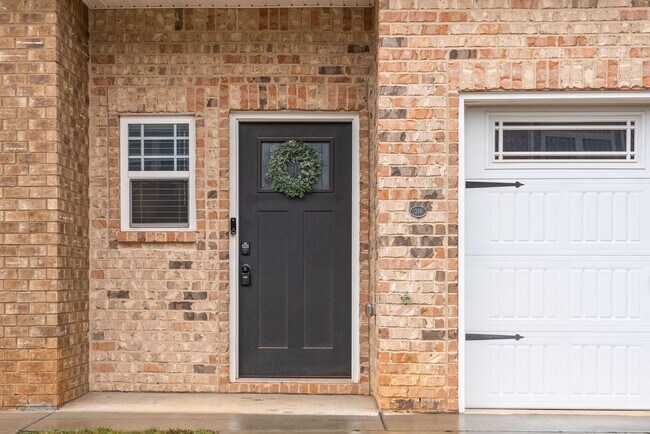 Foto del edificio - 318 Fallow Cir