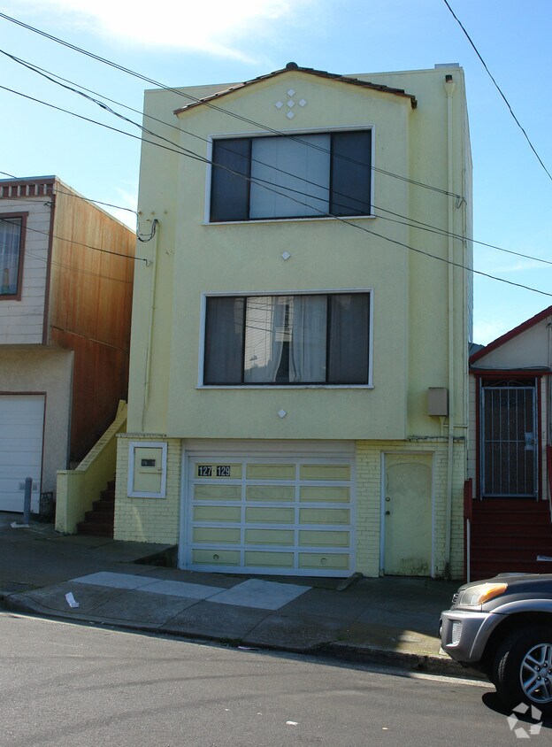 Building Photo - 127 Hillcrest Dr