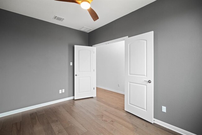 Building Photo - 113 Hornbill Dr