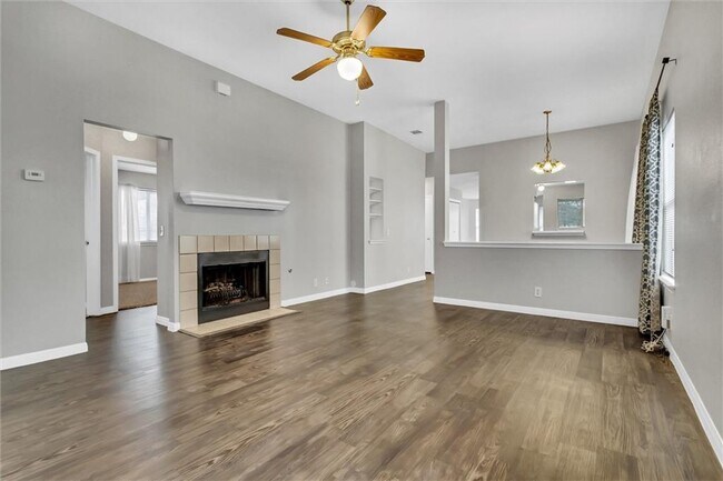 Building Photo - 1706 Royal Ascot Dr