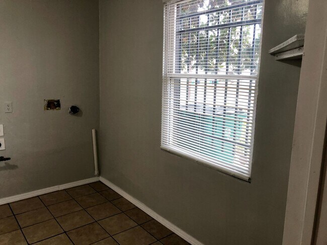 Foto del edificio - Recently renovated 1 Bed 1 Bath in OKC!