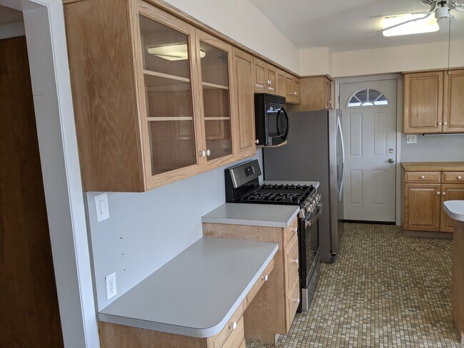 Kitchen - 437 7th St