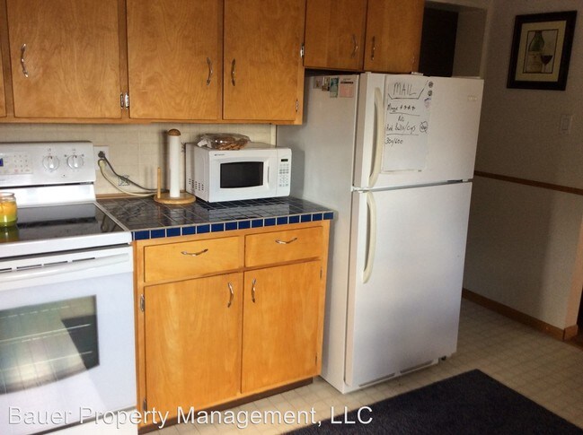 Foto del edificio - 3 br, 2 bath House - 75 8th Avenue E