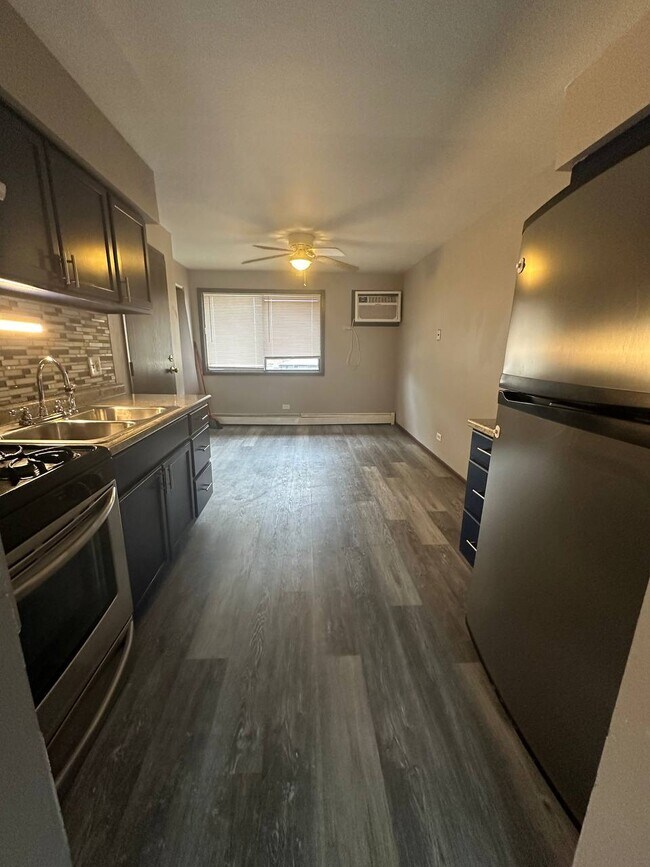 Foto del edificio - Delightful 2-bedroom, 1-bath apartment