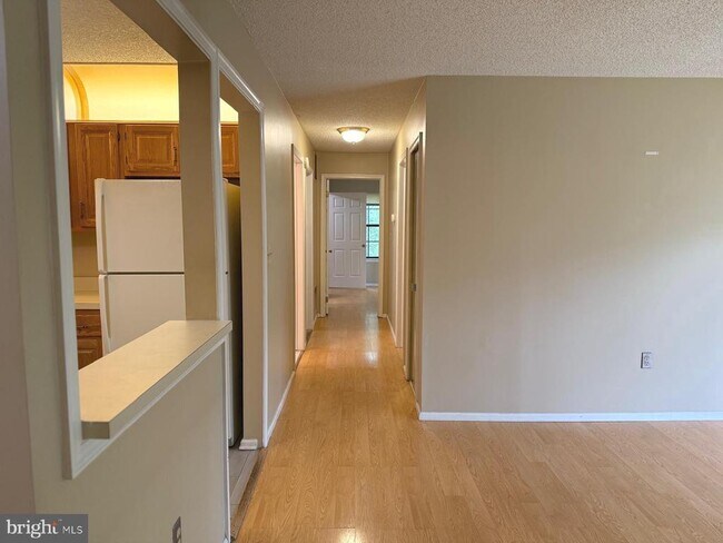 Building Photo - 31 Kite Ct