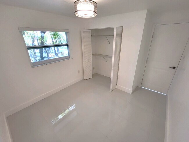 Building Photo - 10345 SW 209th Ln