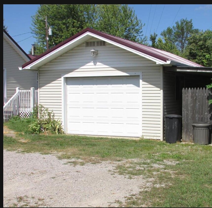 Building Photo - 4294 S Wilson Rd