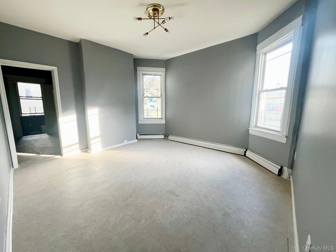 Primary Photo - 12 Riverview Pl