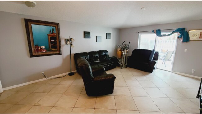 Foto del edificio - 6679 Spring Garden Run