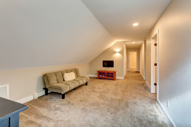 Foto del edificio - 941 Brush Hollow Rd