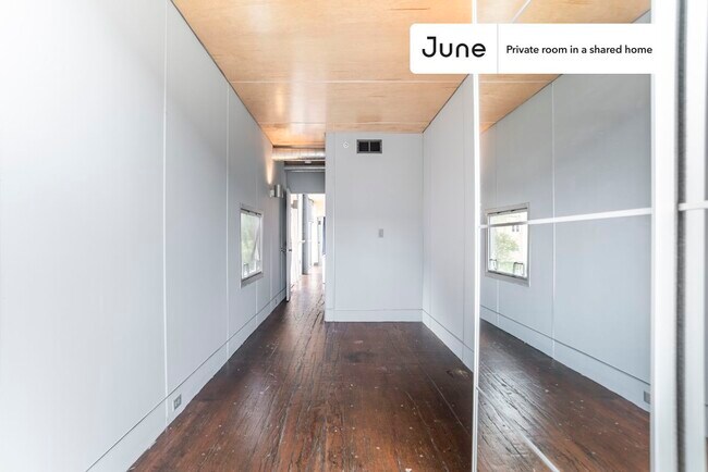 Building Photo - Room in Shared 6 bed/6 bath home