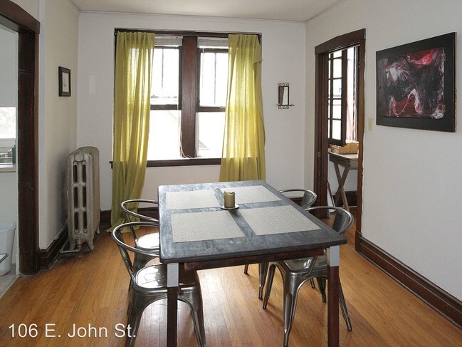 Foto del edificio - 1 br, 1 bath Apartment - 106 E. John St.