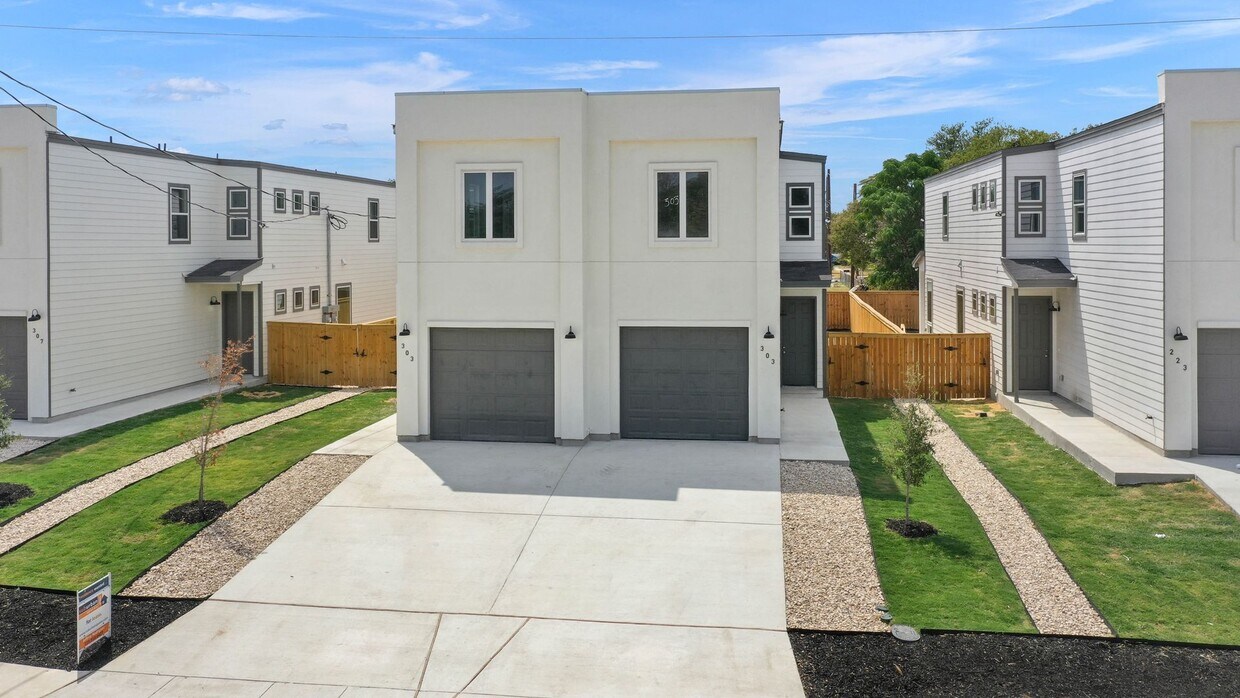 Primary Photo - Newly Built Duplex on the Eastside of San ...