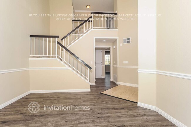 Foto del edificio - 3120 Crowne Dr