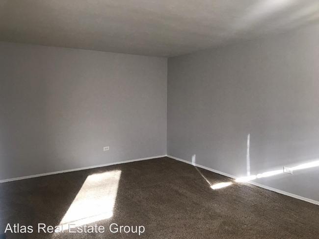 Building Photo - 5944-5954 S Datura St
