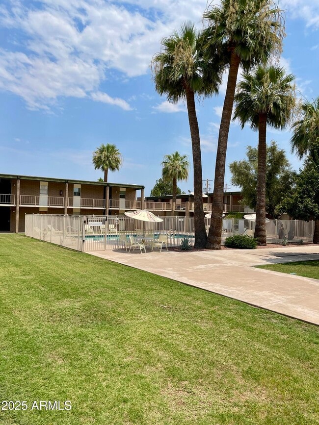 Building Photo - 3737 E Turney Ave