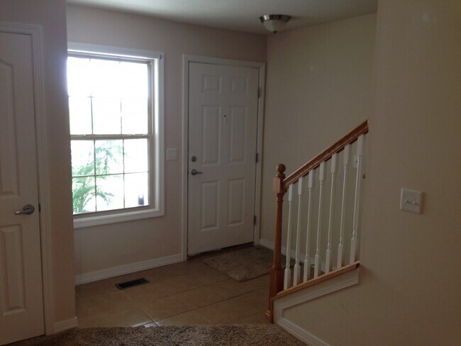 Building Photo - 3822 Balmoral Dr