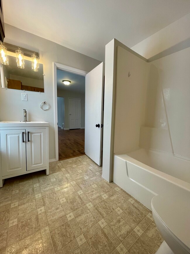 Building Photo - 26 N Boardman St