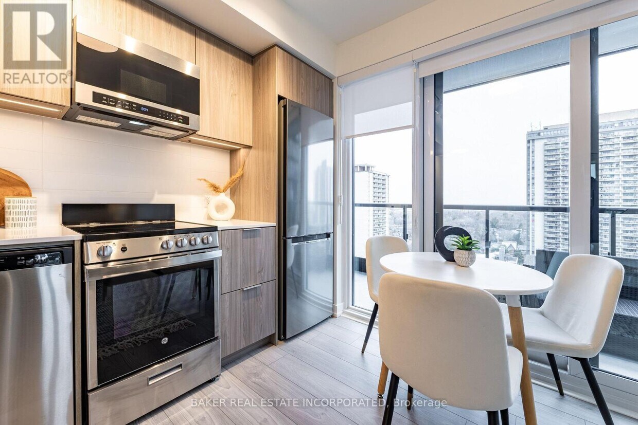 Photo principale - 223-1223 Redpath Ave