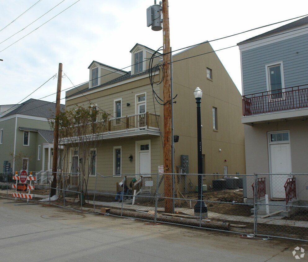 Building Photo - 2010 St Thomas St