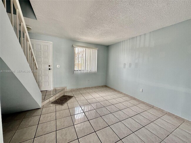 Foto del edificio - 1911 SW 107th Ave