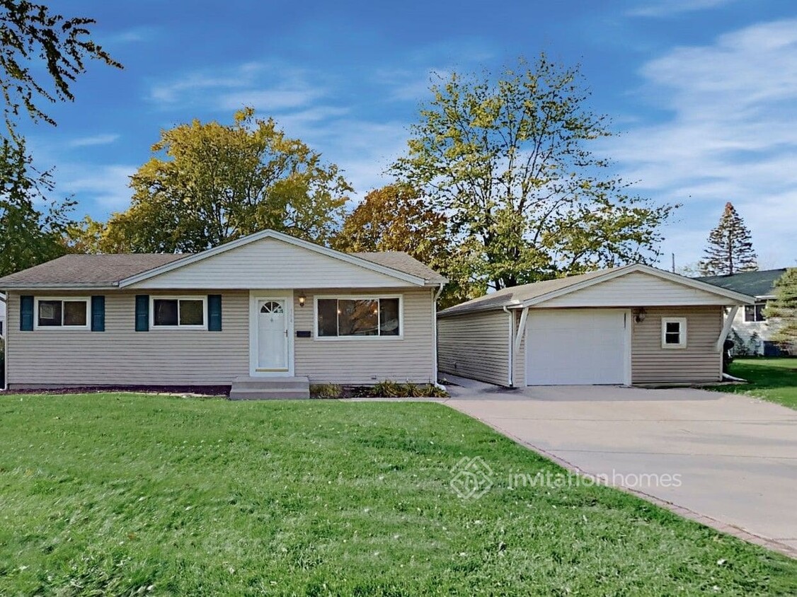 Primary Photo - 164 Fletcher Dr