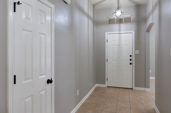 Building Photo - 752 Fox Run Trail