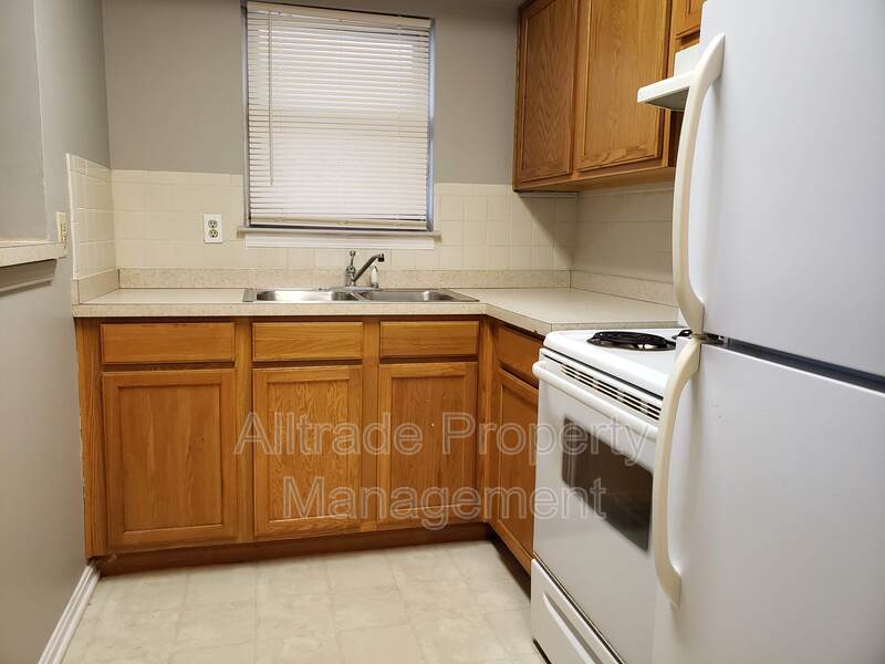 Building Photo - 1606 Lucia Ave