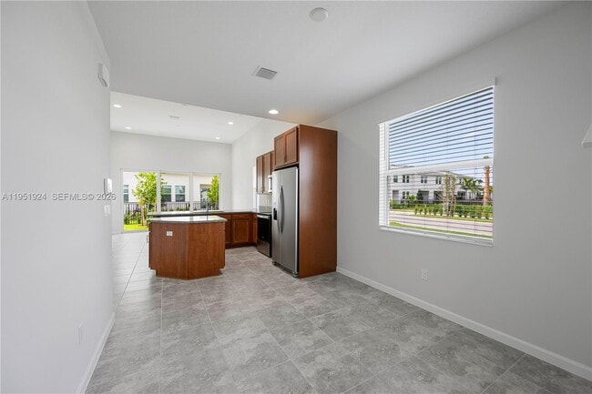 Foto del edificio - 5120 Willow Crk Dr