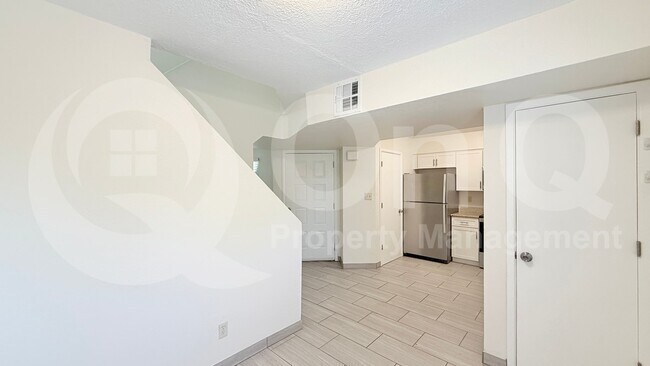 Foto del edificio - 1712 E Pepper Cir