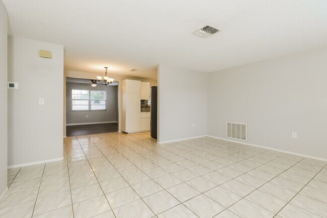 Foto del edificio - 7921 Eugene Dr