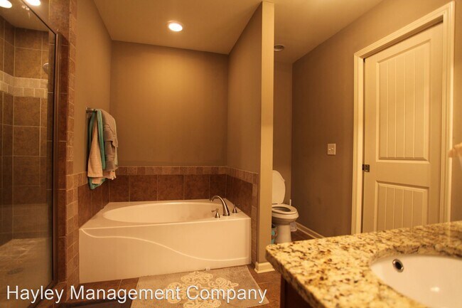Foto del edificio - 3 br, 2 bath House - 781 Lundy Chase Drive