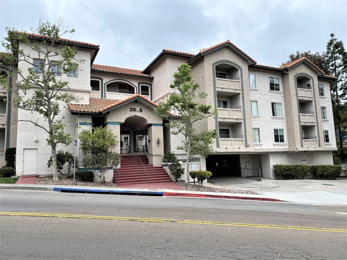 Foto principal - Beautifully remodeled Two bedroom Two Bath...