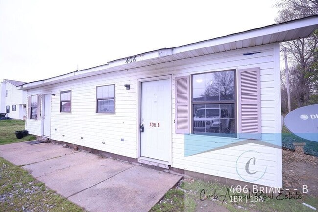 Building Photo - 406 Brian