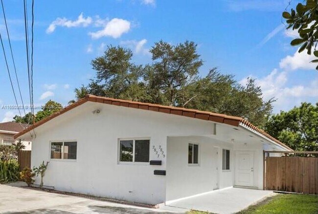 Foto del edificio - 2827 SW 24th St