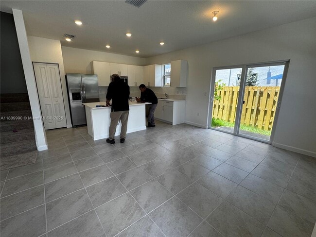 Building Photo - 128 SW 184th Way