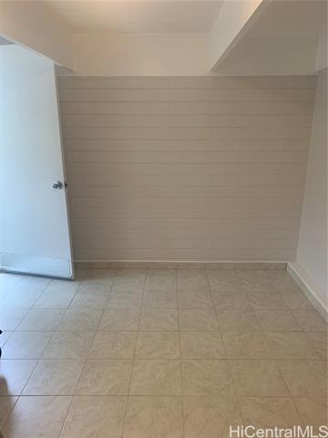 Building Photo - 554 Ahina St