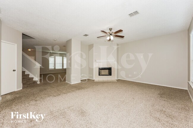Building Photo - 7425 Snow Ridge Dr